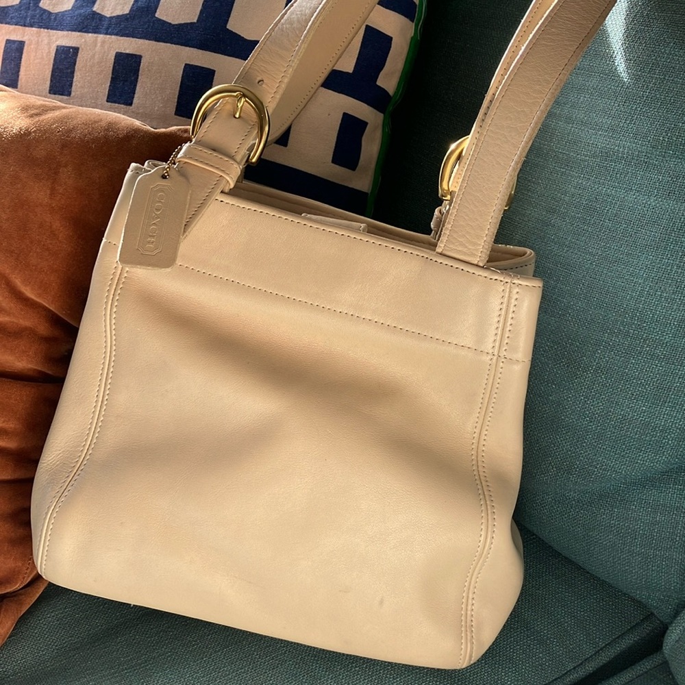 Vintage Coach Waverly soho bag!